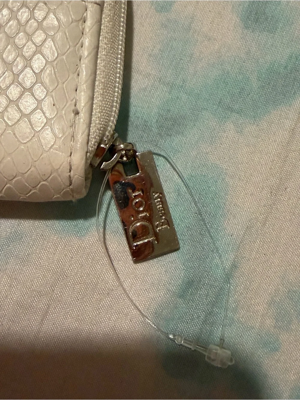 Dior compact card